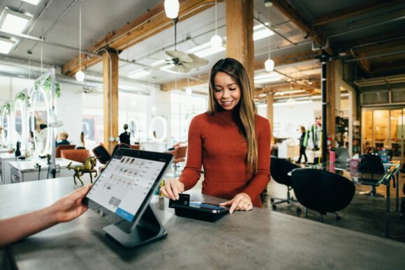 Customer uses credit card_ SAP Engagement Cloud