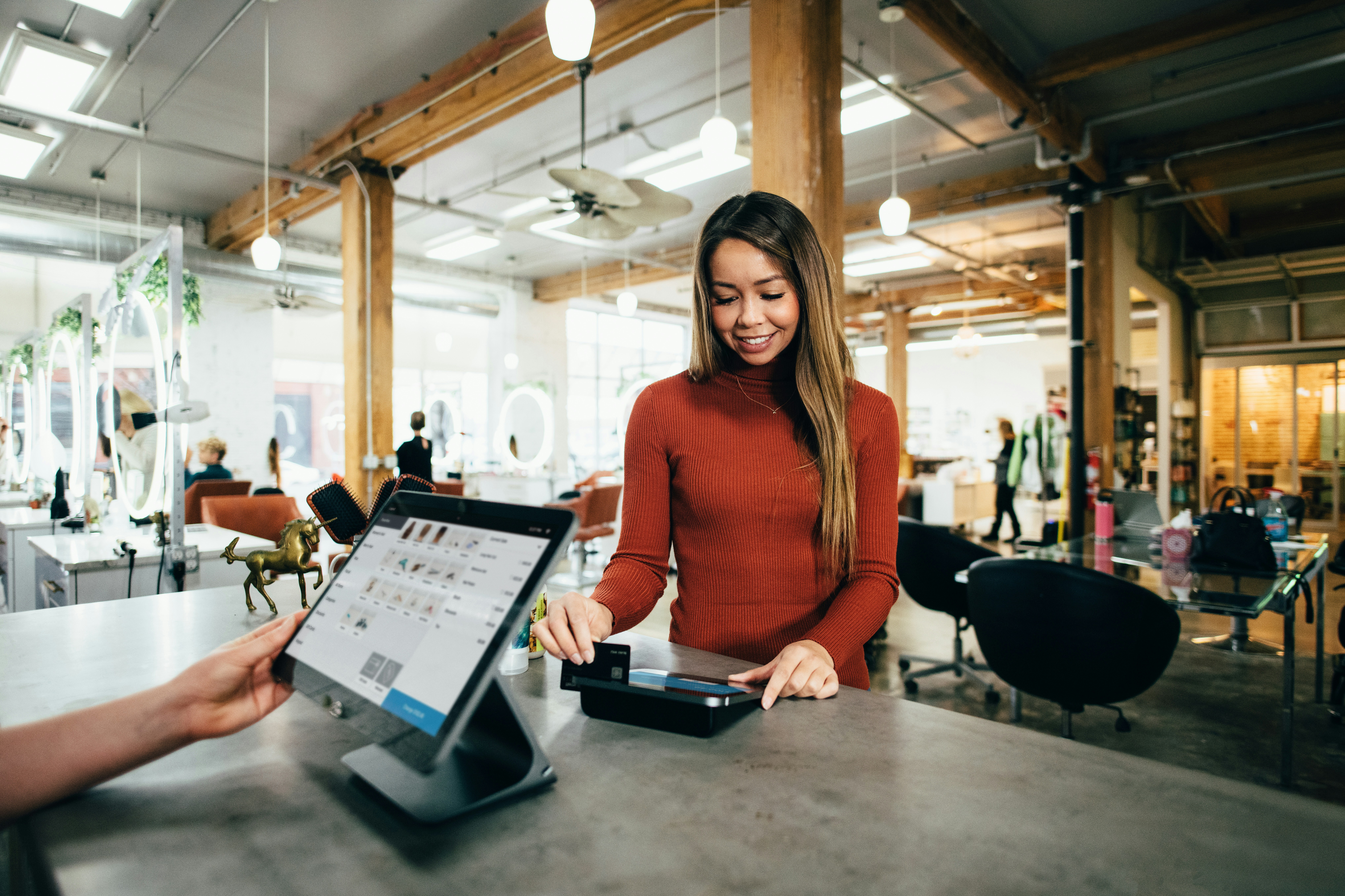 Customer uses credit card_ SAP Engagement Cloud
