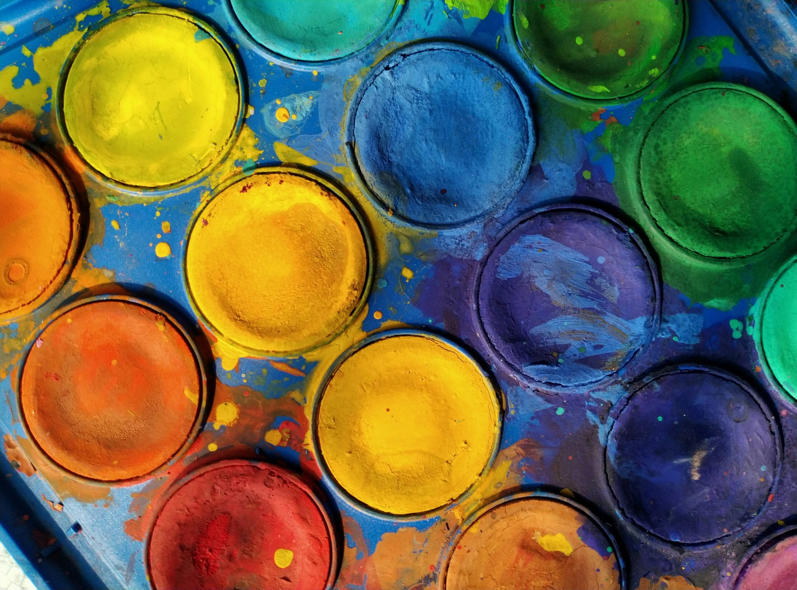 a-close-up-of-a-tray-of-paint _ SAP S/4HANA transformation