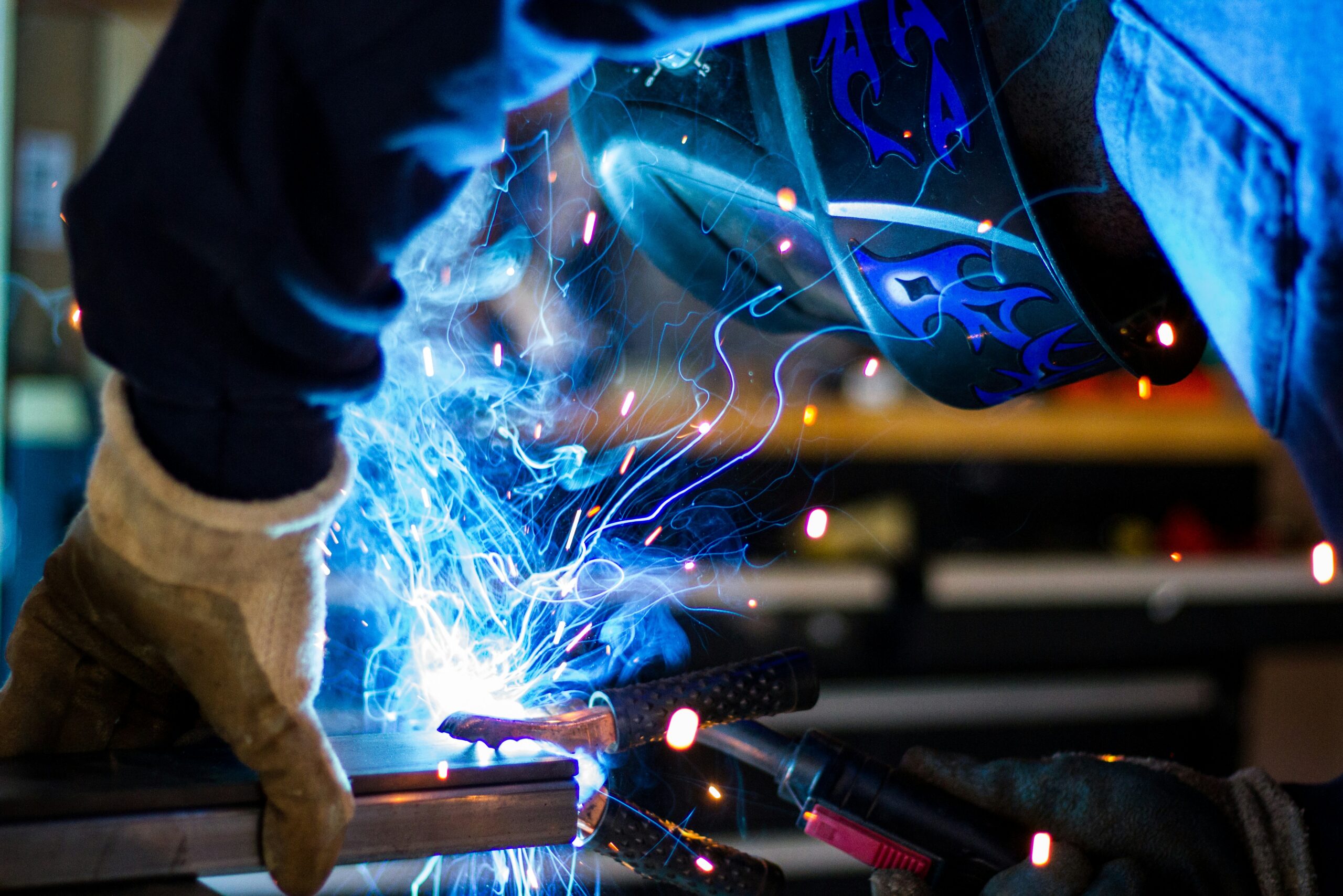 man-holding-gray-steel-frame_SAP Hannover Messe 2026